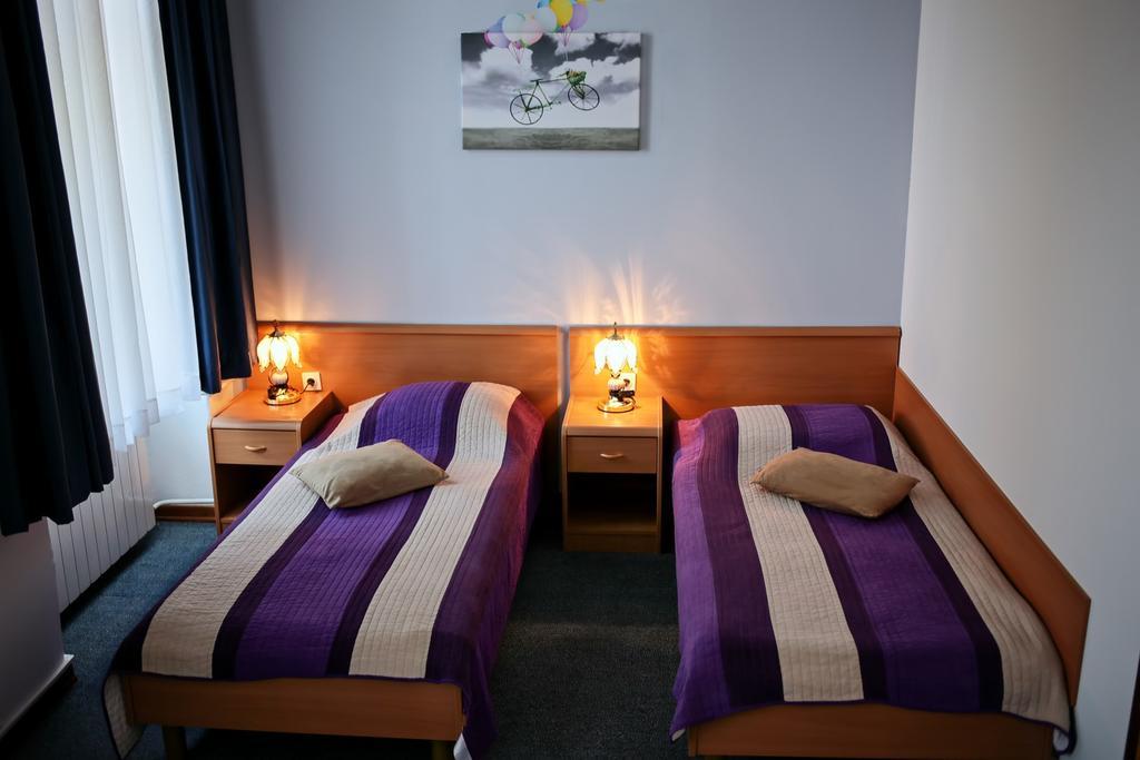 Hotel Veli Joze พูลา ภายนอก รูปภาพ