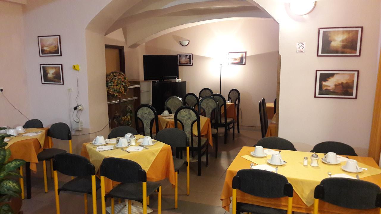 Hotel Veli Joze พูลา ภายนอก รูปภาพ